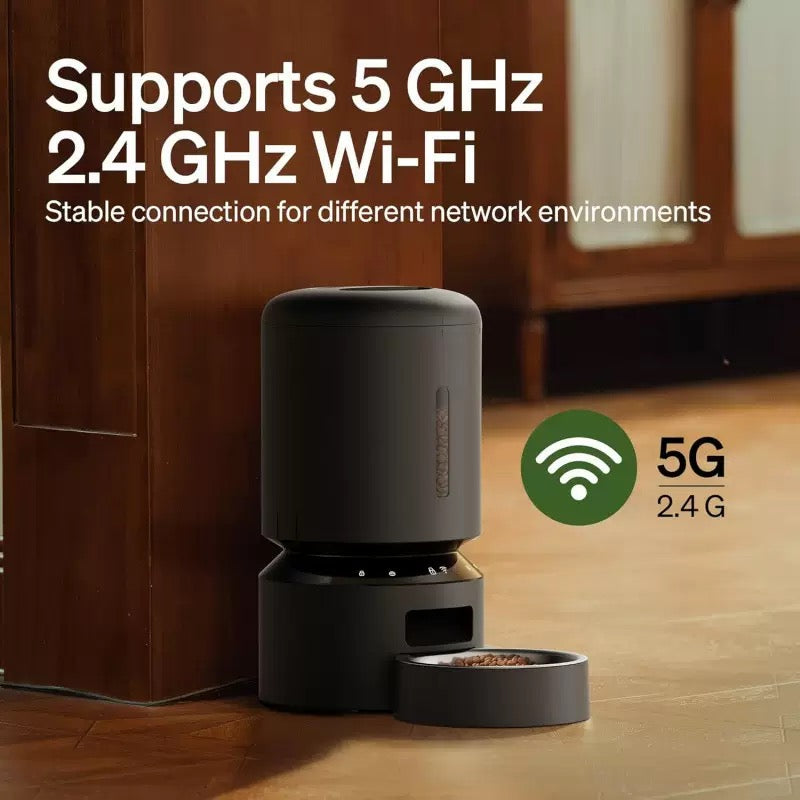 Black smart pet feeder supporting 5GHz and 2.4GHz Wi-Fi